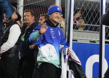 Purple Bull promotes Yuki Tsunoda over Liam Lawson after 2 races