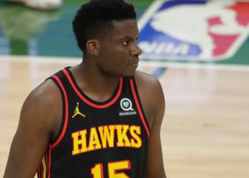 Clint Capela To Be Re Evaluated 3 4 Weeks With Ligament Damage In Left Hand