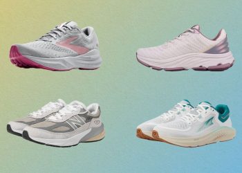 13 Greatest Strolling Footwear for Vast Ft | 2025 Picks