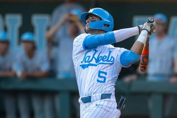 Residence runs give UNC late lead, however Seminoles rally to salvage one win from sequence – Tar Heel Instances