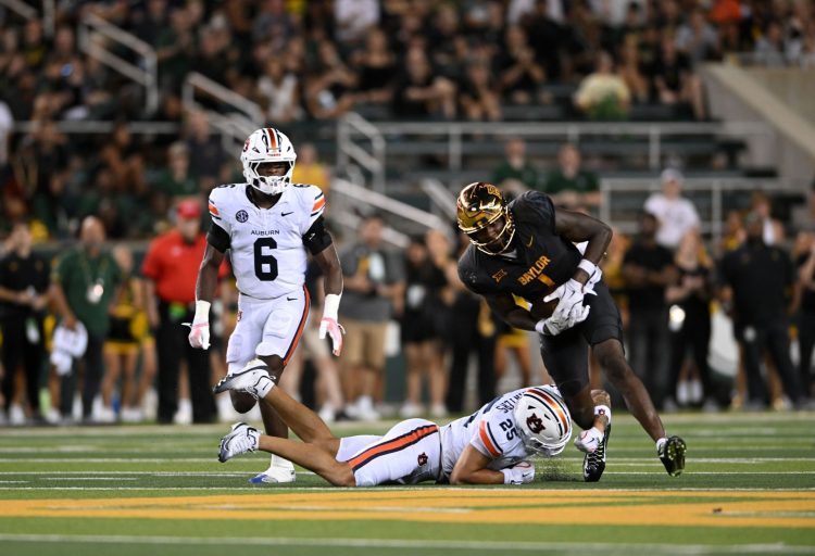 “Completely pathetic one-sided officiating” – CFB followers blast referees in Auburn vs. Baylor recreation after lacking a number of penalties on Tigers 