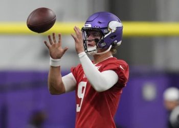Vikings’ Kevin O’Connell understands the stress to develop J.J. McCarthy
