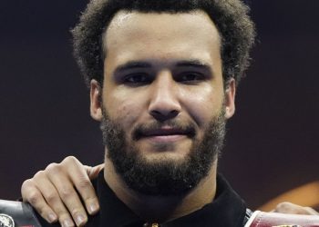 Moses Itauma set to be provided eliminator for Oleksandr Usyk’s title after Efe Ajagba withdraws from Frank Sanchez bout | Boxing Information