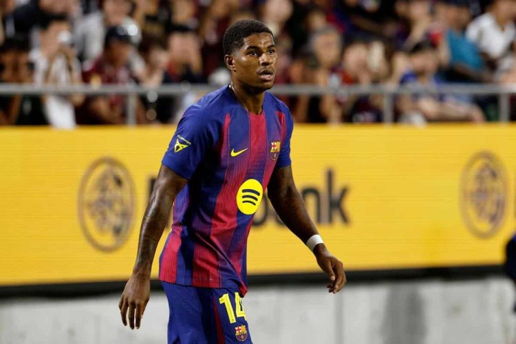 Confirmed line-ups as Blaugrana face must-win La Liga conflict