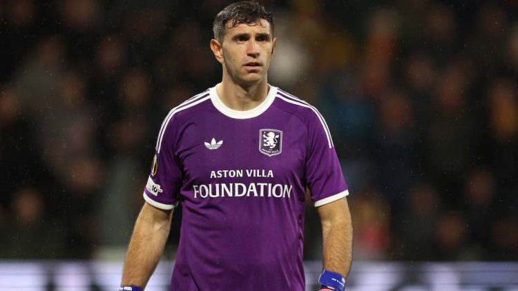 Aston Villa now be part of race for “world-class” goalkeeper to exchange Martinez
