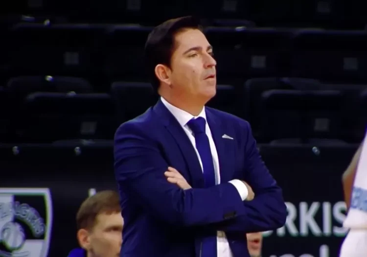 Barcelona brings again Xavi Pascual
