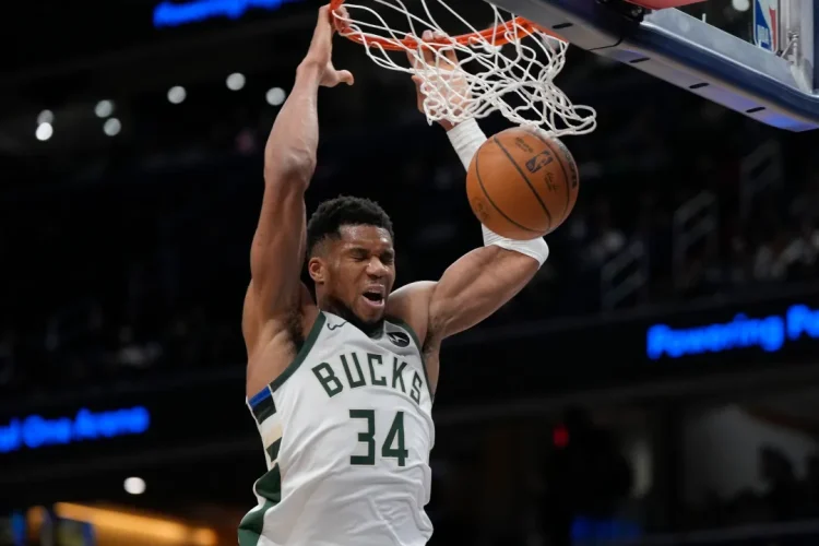 Giannis teases leaving once more | thePeachBasket