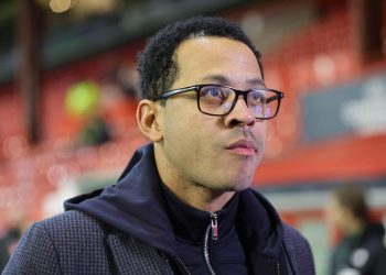 Rosenior hails staff spirit regardless of Chelsea loss to Arsenal in EFL Cup