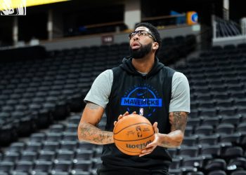 Bucks specific curiosity in Anthony Davis as commerce hypothesis heats up
