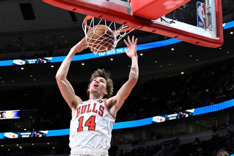 Bulls and Warmth Sport Delayed by Flooring Condensation