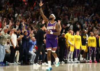 NBA roundup: Final-second trey offers Suns wild win over Lakers