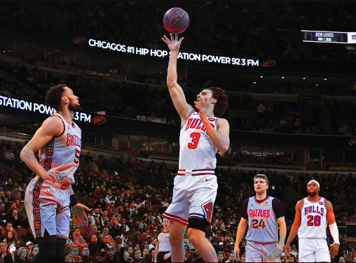 Matas Buzelis Drops 29 Factors as Bulls Dominate Grizzlies 132-107: Chicago’s Full Group Victory Highlights Playoff Push