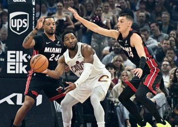 Warmth beat Cavs in Sport 1