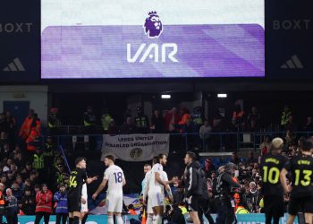 VAR slammed as Leeds and Bournemouth fume over being denied penalties with key selections criticised | Soccer Information