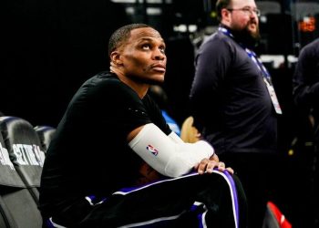 NBA evaluations Kings late-game mistake