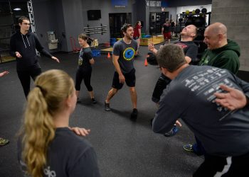 The exercise we forgot about (it’s time to carry it again 💪 )