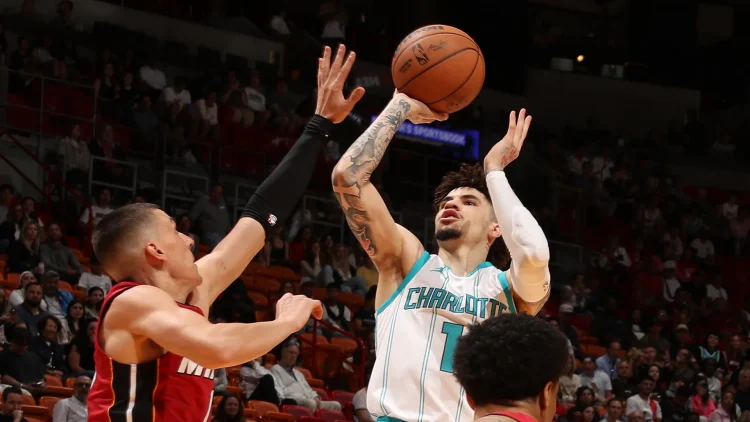 Warmth compete however lose to Hornets
