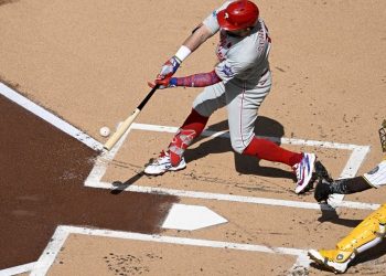 Sturdy pitching effort helps Phillies shutout Padres