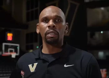 Jerry Stackhouse on ‘awkward’ Wizards commerce with Michael Jordan