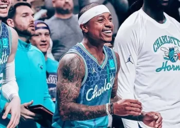 Isaiah Thomas joins the Celtics
